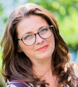 Henrieta Hol